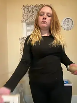 Snapshot of PhatAssBlond chatting on February 22, 2025, 4:07 am PhatAssBlond online show from February 22, 2025, 4:07 am