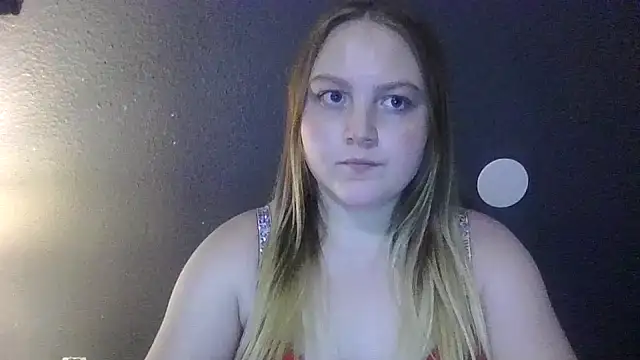 Snapshot of PhatAssBlond chatting on March 4, 2025, 12:18 am PhatAssBlond online show from March 4, 2025, 12:18 am