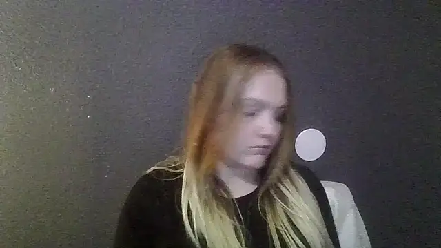 Snapshot of PhatAssBlond chatting on March 5, 2025, 3:18 am PhatAssBlond online show from March 5, 2025, 3:18 am