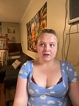 Snapshot of PhatAssBlond chatting on September 13, 2025, 6:19 pm PhatAssBlond online show from September 13, 2025, 6:19 pm
