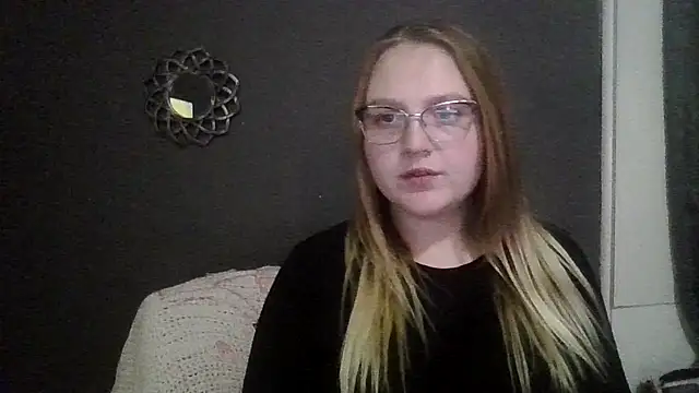 Snapshot of PhatAssBlond chatting on February 21, 2025, 2:39 am PhatAssBlond online show from February 21, 2025, 2:39 am