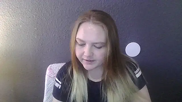 Snapshot of PhatAssBlond chatting on February 28, 2025, 5:26 pm PhatAssBlond online show from February 28, 2025, 5:26 pm
