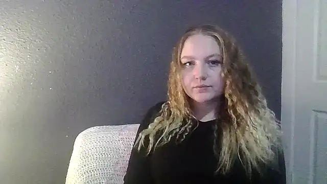 Snapshot of PhatAssBlond chatting on February 21, 2025, 5:31 pm PhatAssBlond online show from February 21, 2025, 5:31 pm