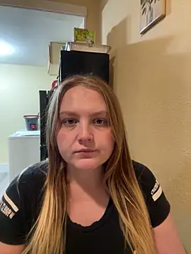 Snapshot of PhatAssBlond chatting on March 21, 2025, 12:18 am PhatAssBlond online show from March 21, 2025, 12:18 am