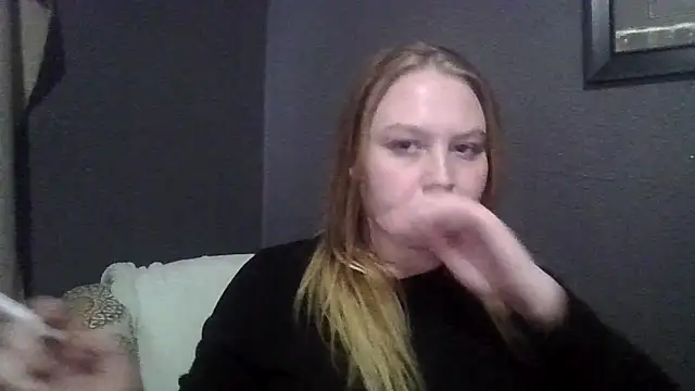 Snapshot of PhatAssBlond chatting on February 22, 2025, 8:42 pm PhatAssBlond online show from February 22, 2025, 8:42 pm