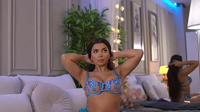 NicoleCellini online show from April 2, 2026, 6:03 pm