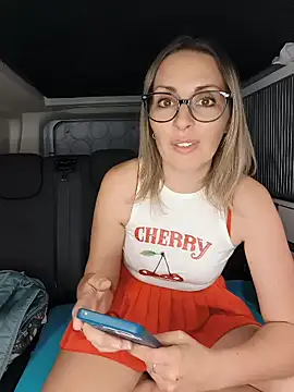 Jade Emeraud online show from April 9, 2026, 7:42 pm