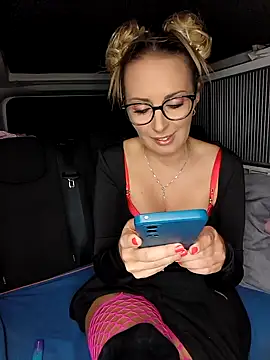 Snapshot of Jade_Emeraud chatting on November 5, 2025, 8:34 pm Jade Emeraud online show from November 5, 2025, 8:34 pm