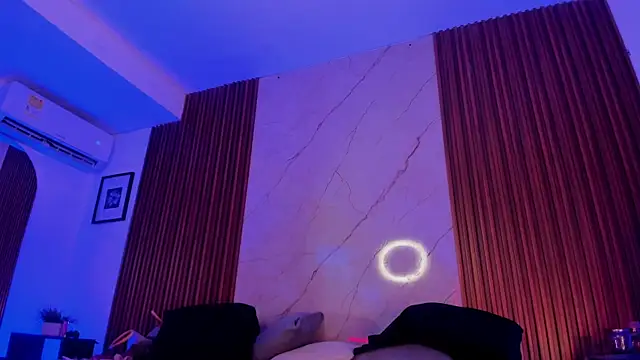 Emiilycollins online show from November 5, 2025, 11:52 pm