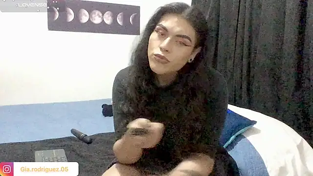 Snapshot of Ariana_Rodriguez_ chatting on July 9, 2026, 11:04 pm Ariana Rodriguez online show from July 9, 2026, 11:04 pm