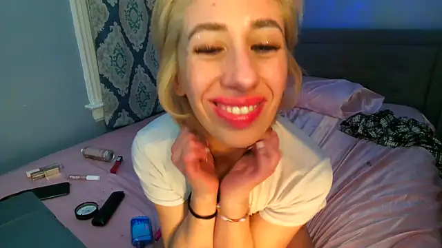 Snapshot of petitebarbiexxx chatting on March 20, 2025, 7:47 am petitebarbiexxx online show from March 20, 2025, 7:47 am