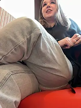 PumaShyXD online show from March 22, 2025, 10:28 am