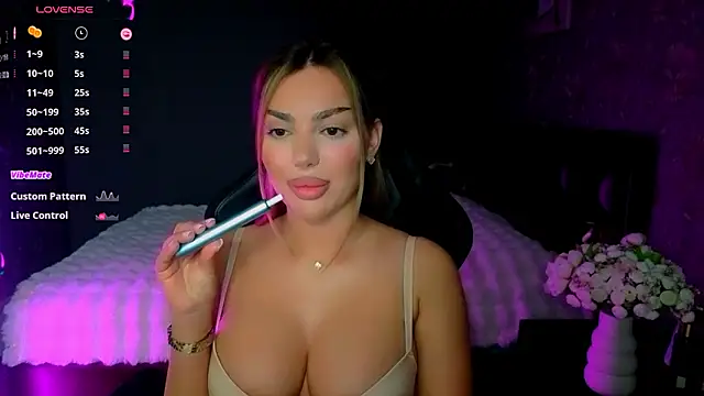 babyleilaa online show from March 10, 2026, 9:52 pm