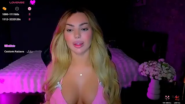 babyleilaa online show from April 15, 2026, 8:53 pm