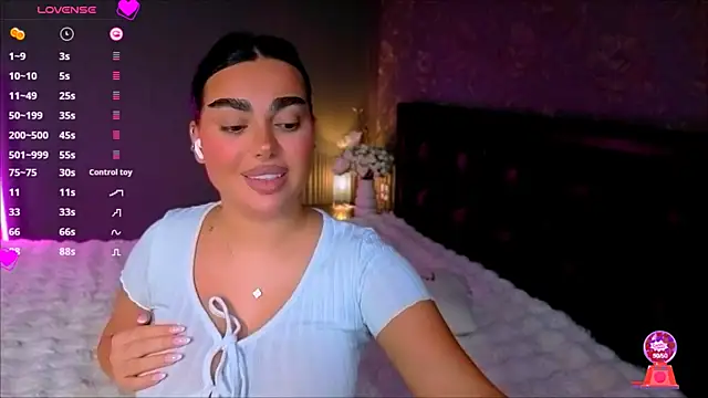 Snapshot of babyleilaa chatting on November 3, 2025, 10:57 pm babyleilaa online show from November 3, 2025, 10:57 pm