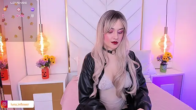 Snapshot of Flor_delunaa chatting on October 27, 2025, 12:39 pm Flor delunaa online show from October 27, 2025, 12:39 pm