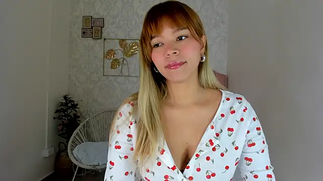 Snapshot of Adria_ross chatting on December 2, 2025, 3:03 pm Adria ross online show from December 2, 2025, 3:03 pm