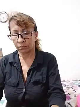 Snapshot of cristal_collins1 chatting on August 3, 2026, 10:32 am cristal collins1 online show from August 3, 2026, 10:32 am
