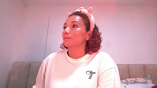 Snapshot of amber_demons2021 chatting on January 6, 2026, 9:52 pm amber demons2021 online show from January 6, 2026, 9:52 pm