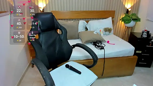 luciana ballesteros  online show from April 7, 2026, 12:07 pm