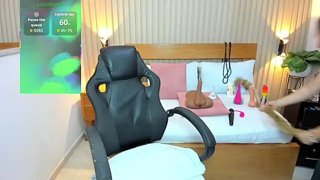 luciana ballesteros  online show from March 20, 2026, 12:28 pm