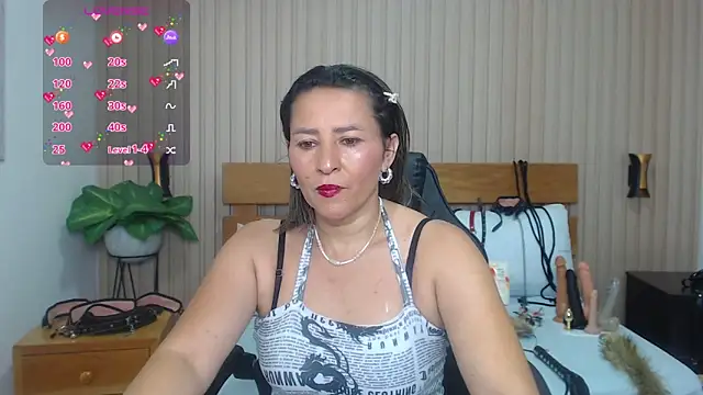 luciana ballesteros  online show from March 15, 2025, 12:02 pm