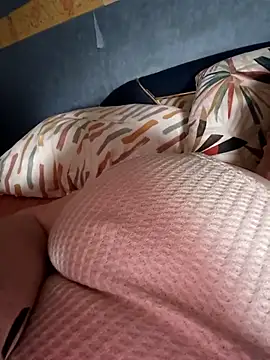 Snapshot of poussychats chatting on February 19, 2025, 8:44 am poussychats online show from February 19, 2025, 8:44 am