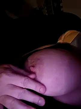 Snapshot of poussychats chatting on February 23, 2025, 7:17 pm poussychats online show from February 23, 2025, 7:17 pm