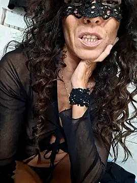 Snapshot of EmySkinny85 chatting on October 29, 2025, 9:14 pm EmySkinny85 online show from October 29, 2025, 9:14 pm