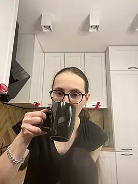 MartiniiSelenna online show from January 11, 2026, 6:42 am