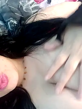 Snapshot of silina-25 chatting on March 8, 2025, 5:33 pm silina-25 online show from March 8, 2025, 5:33 pm