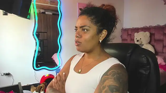 ladyrd1 online show from March 1, 2026, 6:19 pm