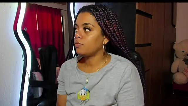 Snapshot of ladyrd1 chatting on November 11, 2025, 1:39 pm ladyrd1 online show from November 11, 2025, 1:39 pm