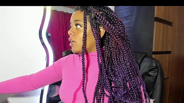 Snapshot of ladyrd1 chatting on November 21, 2025, 9:36 pm ladyrd1 online show from November 21, 2025, 9:36 pm