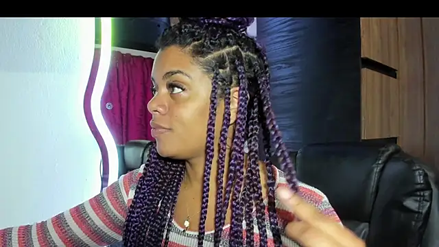 Snapshot of ladyrd1 chatting on November 16, 2025, 5:45 am ladyrd1 online show from November 16, 2025, 5:45 am