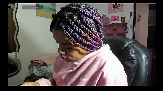 Snapshot of ladyrd1 chatting on October 24, 2025, 2:05 pm ladyrd1 online show from October 24, 2025, 2:05 pm