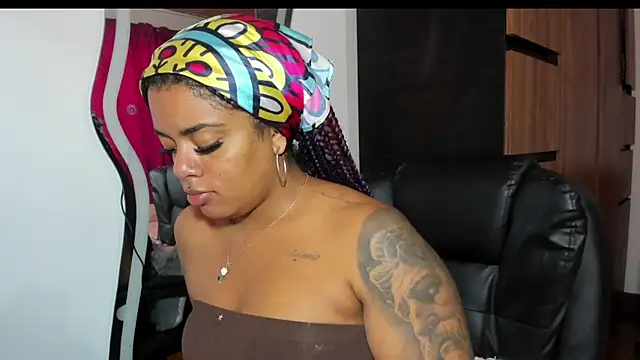 Snapshot of ladyrd1 chatting on November 9, 2025, 6:12 pm ladyrd1 online show from November 9, 2025, 6:12 pm