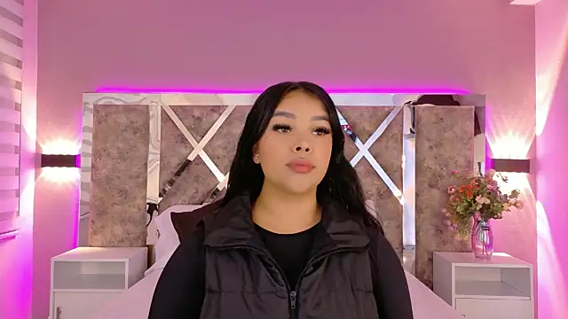 MarianaGarciaa   online show from May 21, 2026, 7:11 pm