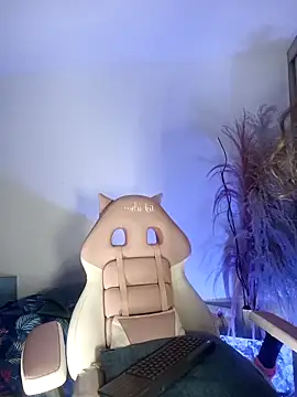 Snapshot of lovely_kitt chatting on November 16, 2025, 12:48 am lovely kitt online show from November 16, 2025, 12:48 am