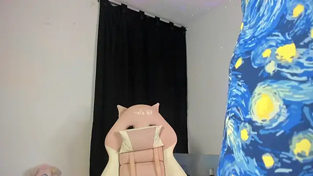 Snapshot of lovely_kitt chatting on November 7, 2025, 12:15 am lovely kitt online show from November 7, 2025, 12:15 am