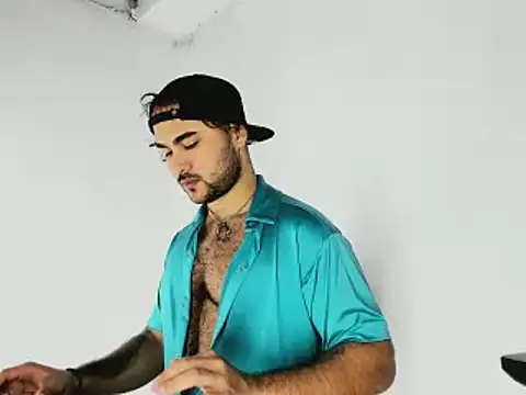 Snapshot of Sebas-hott chatting on November 6, 2025, 9:30 pm Sebas-hott online show from November 6, 2025, 9:30 pm