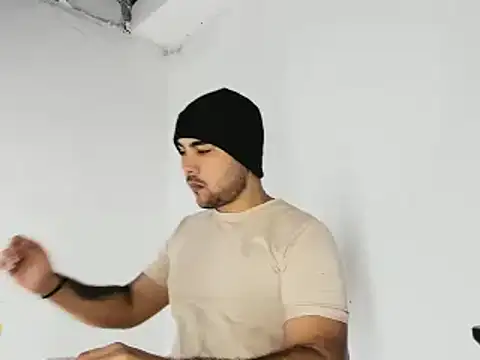 Snapshot of Sebas-hott chatting on October 28, 2025, 11:03 pm Sebas-hott online show from October 28, 2025, 11:03 pm