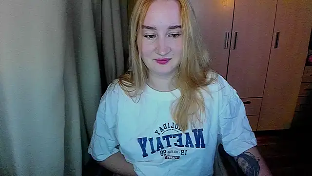Snapshot of KeiraNight chatting on June 14, 2026, 3:24 pm KeiraNight online show from June 14, 2026, 3:24 pm
