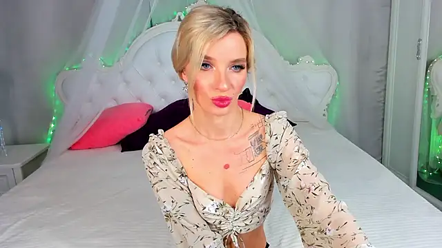 Snapshot of AlinaLovelyX chatting on November 15, 2025, 1:20 am AlinaLovelyX online show from November 15, 2025, 1:20 am