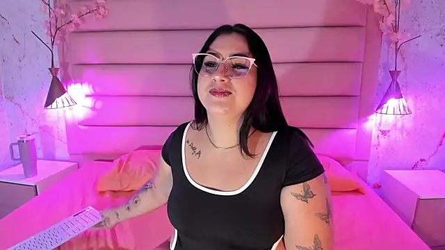 Snapshot of sabrinamilani chatting on January 19, 2026, 3:21 am sabrinamilani online show from January 19, 2026, 3:21 am