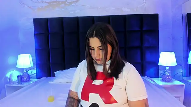 Snapshot of sabrinamilani chatting on February 6, 2026, 7:43 pm sabrinamilani online show from February 6, 2026, 7:43 pm