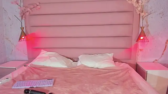 Snapshot of sabrinamilani chatting on February 8, 2026, 3:26 am sabrinamilani online show from February 8, 2026, 3:26 am