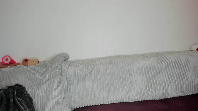 Snapshot of Mlleeffy chatting on December 14, 2025, 8:03 pm Mlleeffy online show from December 14, 2025, 8:03 pm