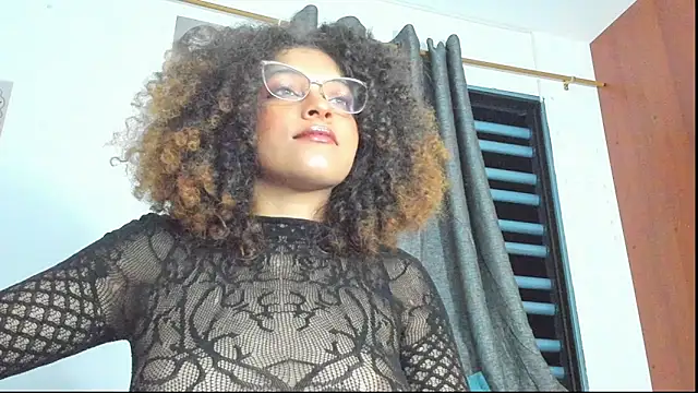 Snapshot of Ada_gales_ chatting on November 7, 2025, 4:39 am Ada gales online show from November 7, 2025, 4:39 am