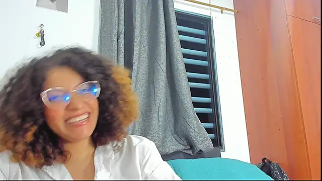 Snapshot of Ada_gales_ chatting on October 30, 2025, 3:49 am Ada gales  online show from October 30, 2025, 3:49 am